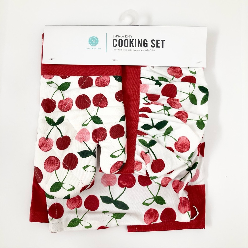 Martha Stewart Collection 3 Piece Kid’s Cooking Set Apron Chef Hat Oven Mitt NWT